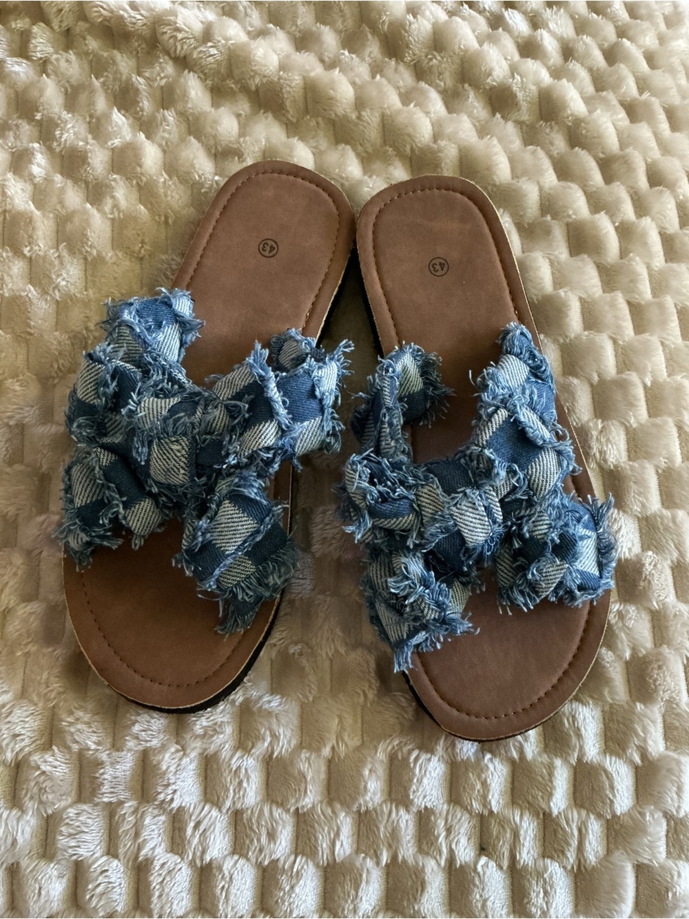 💙 Denim Ruffle Slide Sandals – Size 43 💙 - Picture 3 of 6